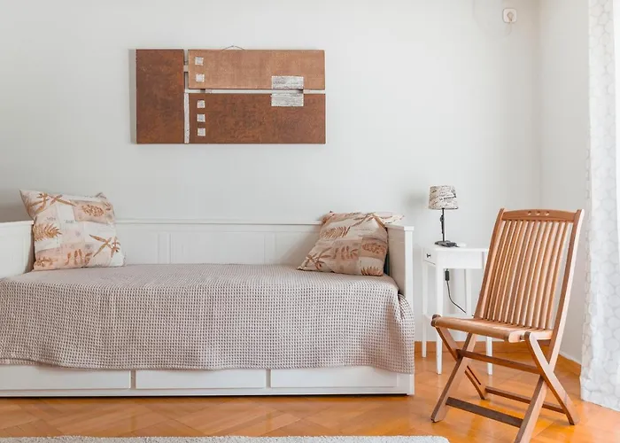 Comfortable 2 Bd Close To Athens Archeological Museum